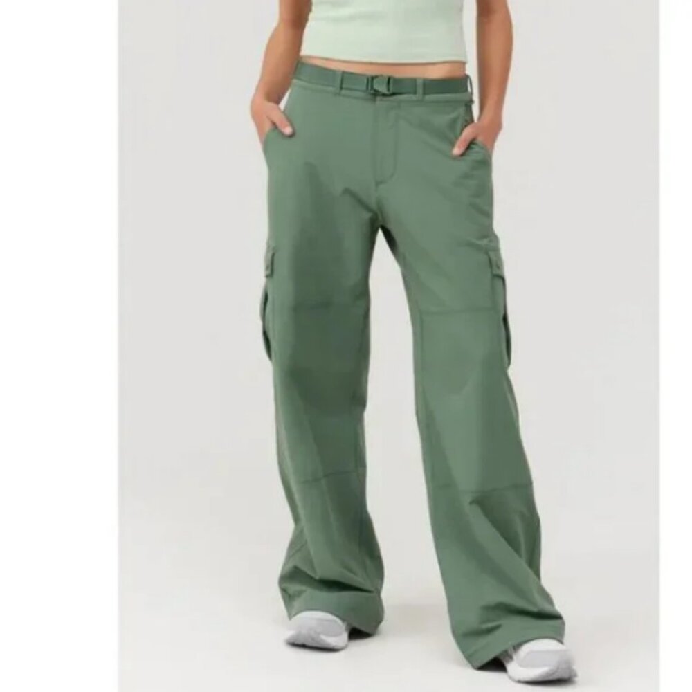 Outdoor Voices RecTrek Cargo Pant in Laurel Wreath